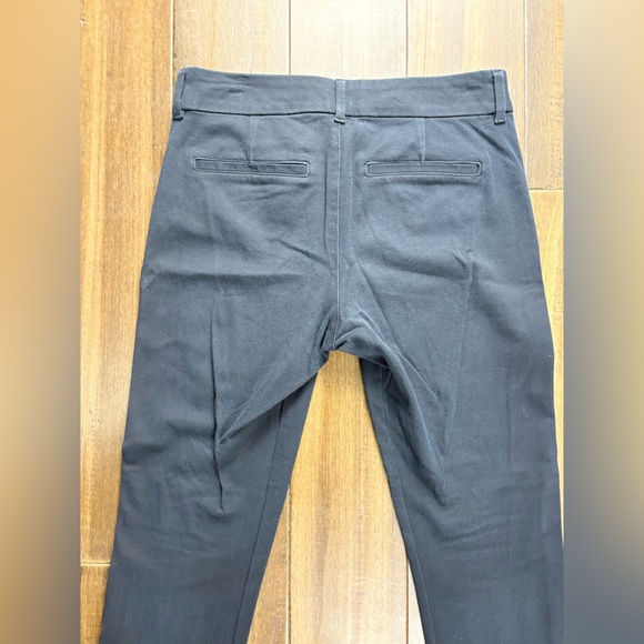 Old Navy size 2 Black Pixie Never Fade Straight Leg Slim Fit Pants Low Rise - Picture 11 of 11